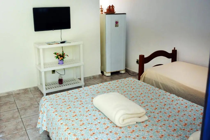 Room 4 of 13