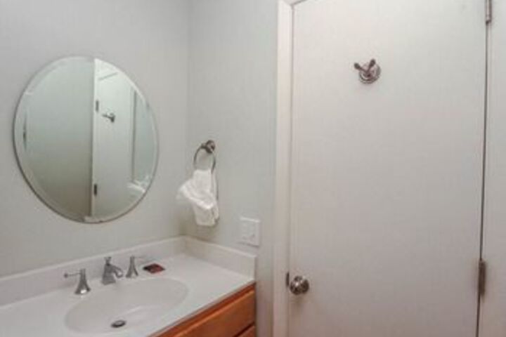 Room 7 of 34