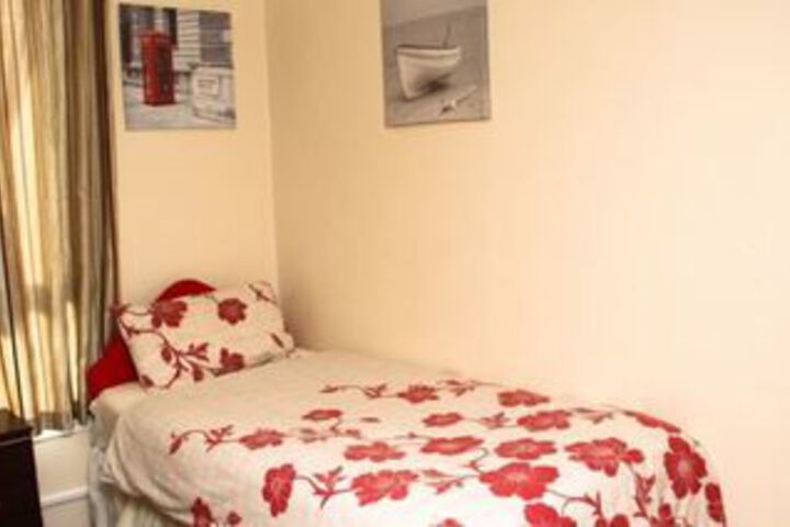Room 17 of 34