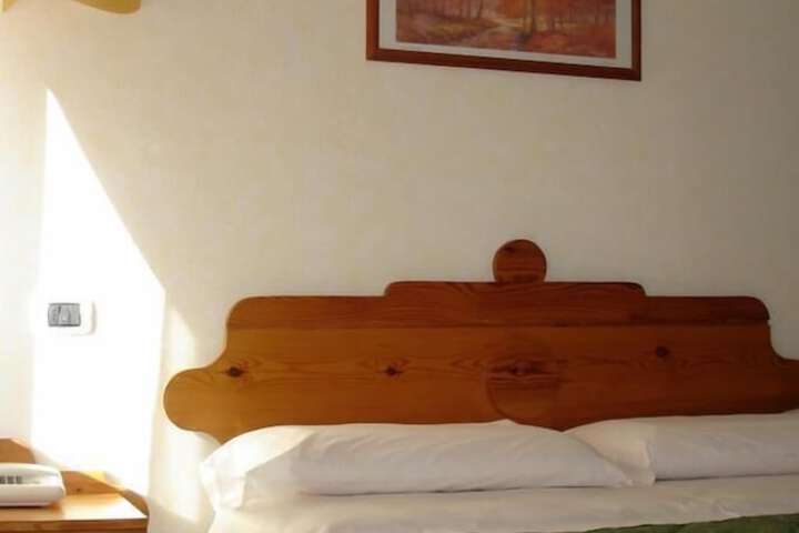 Room 13 of 14