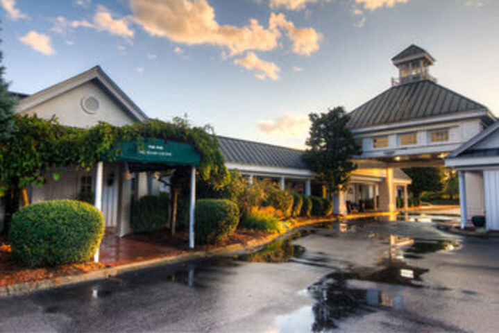 Image of Phoenix Greenvilles Inn