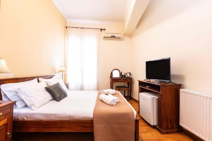 Room 3 of 6