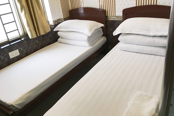 Room 14 of 40