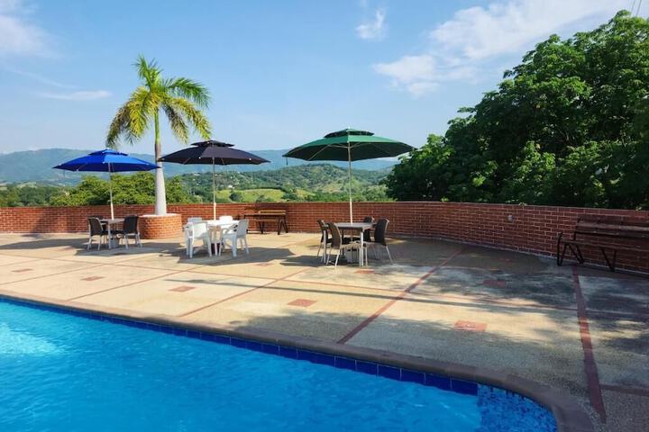 Pool 15 of 21