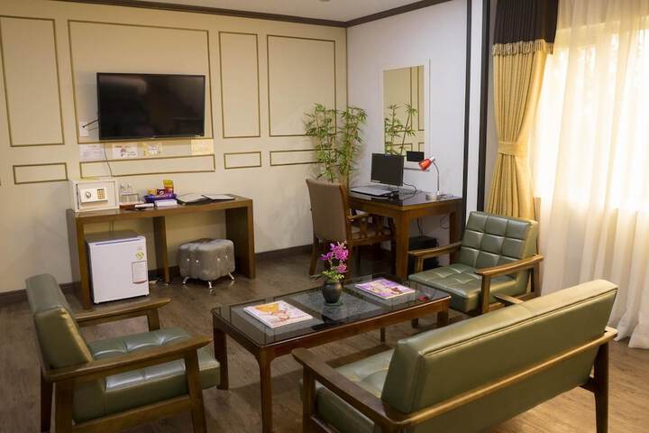 Room 40 of 98