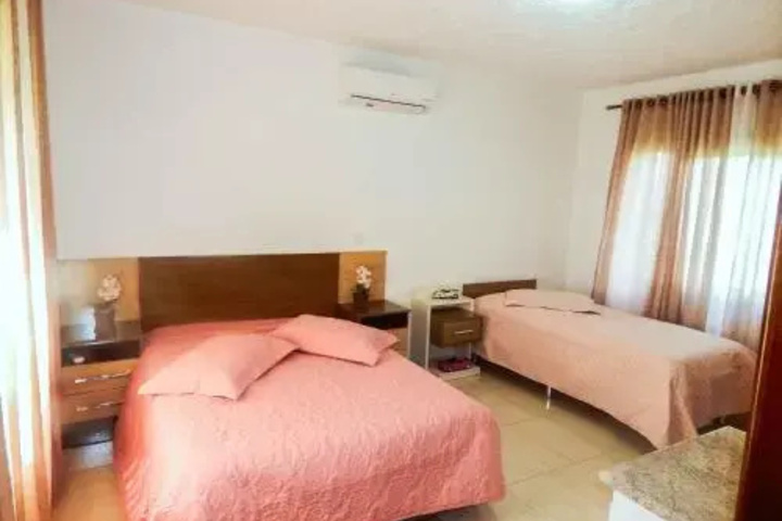 Room 5 of 12
