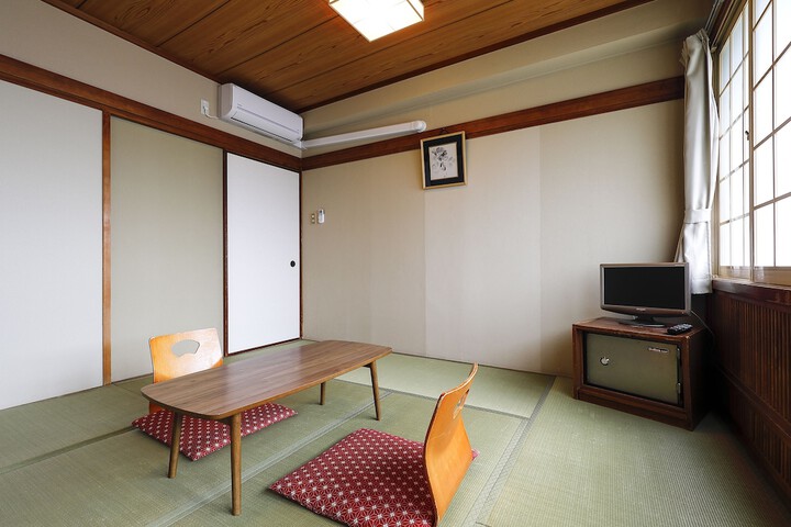 Room 18 of 52