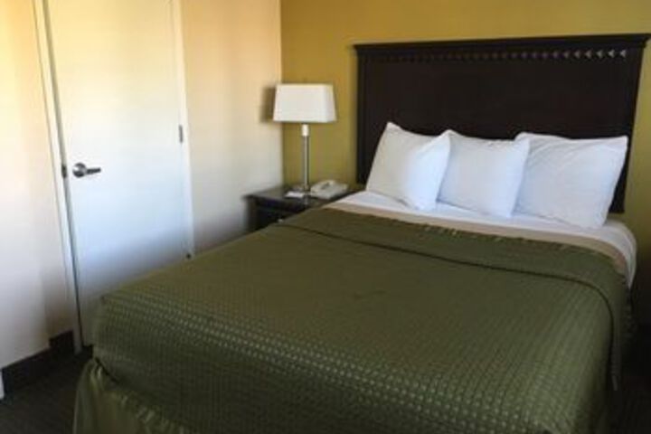 Room 32 of 87