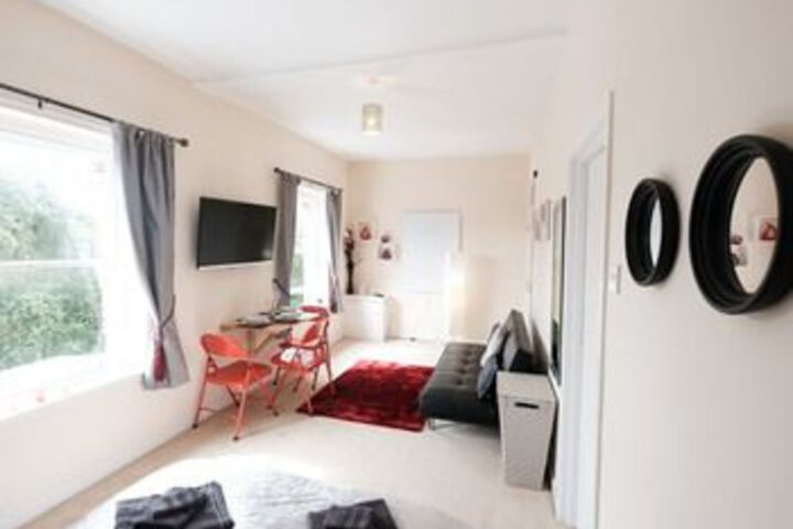 Room 6 of 23