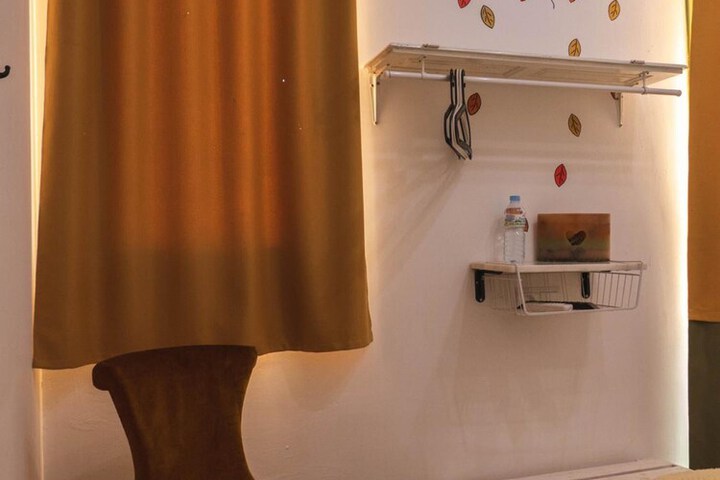 Room 10 of 46