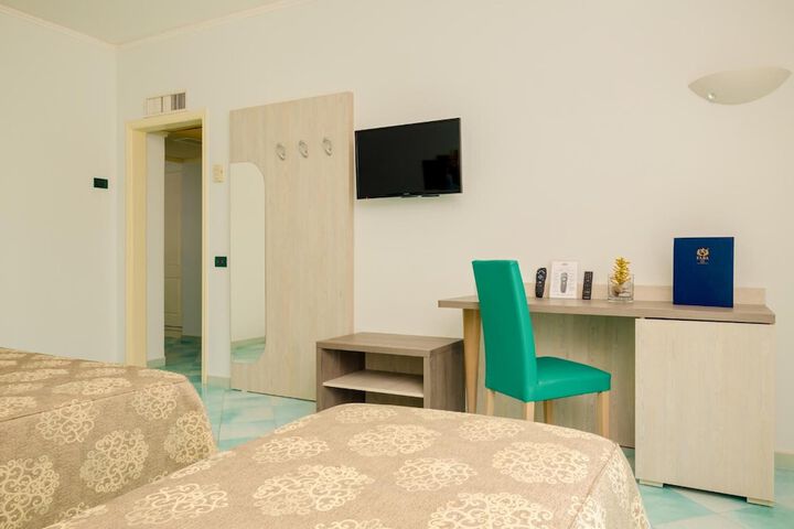 Room 17 of 81