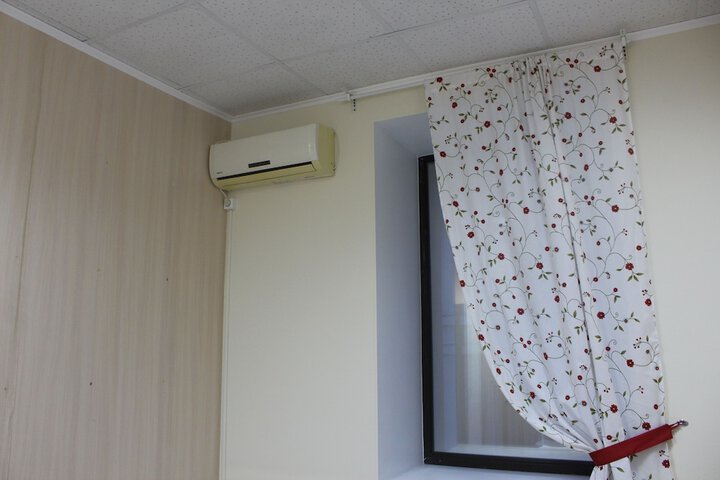 Room 8 of 83