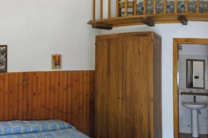 Room 8 of 30