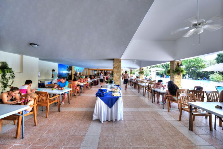 Dining 82 of 123