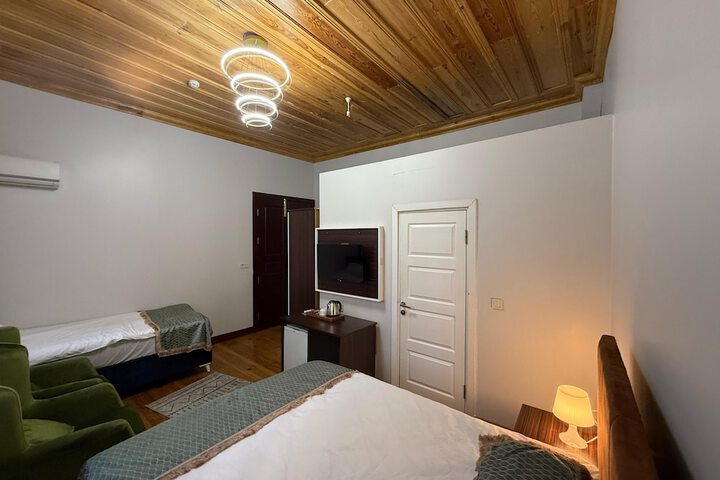 Room 12 of 64