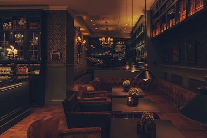Entrance & Lobby