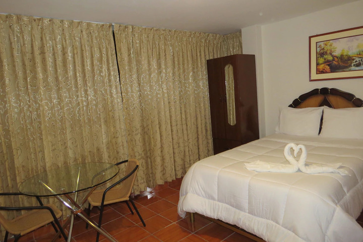 Room 8 of 10