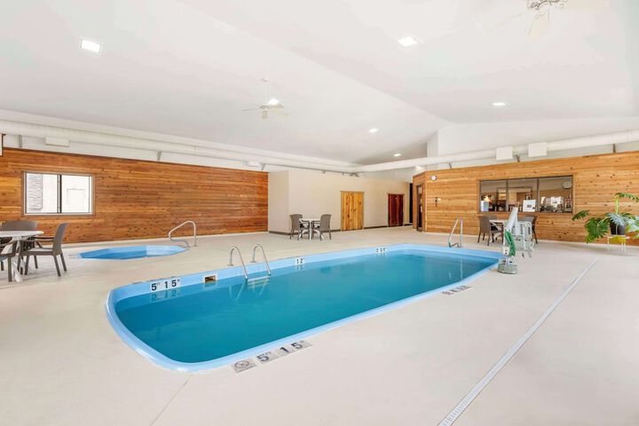 Pool 24 of 42