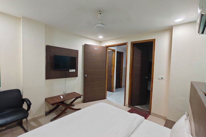 Room 28 of 51