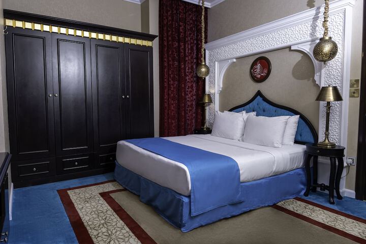 Room 13 of 120