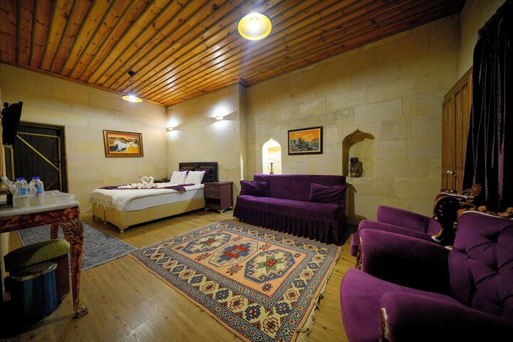 Room 4 of 112