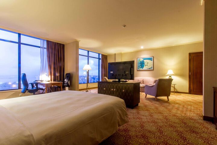 Room 20 of 176
