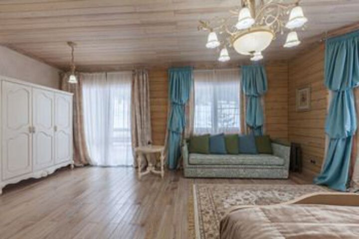 Room 28 of 81