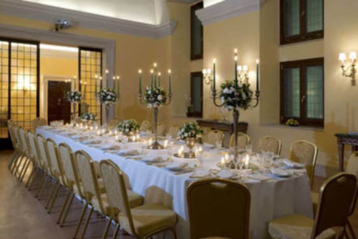 Banquet hall