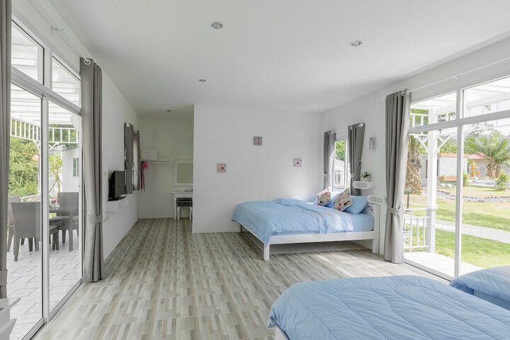 Room 4 of 50