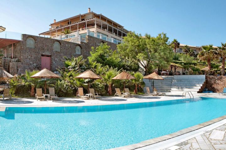 Hotel Pool