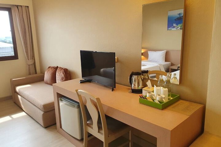 Room 3 of 37