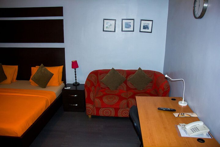 Room 7 of 39