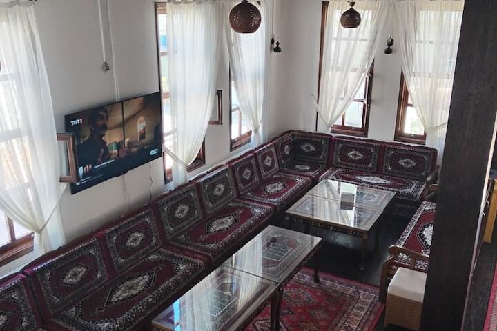 Room 17 of 25