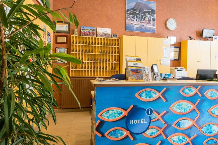 Entrance & Lobby