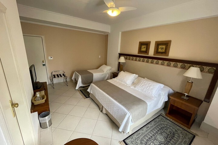 Room 5 of 85