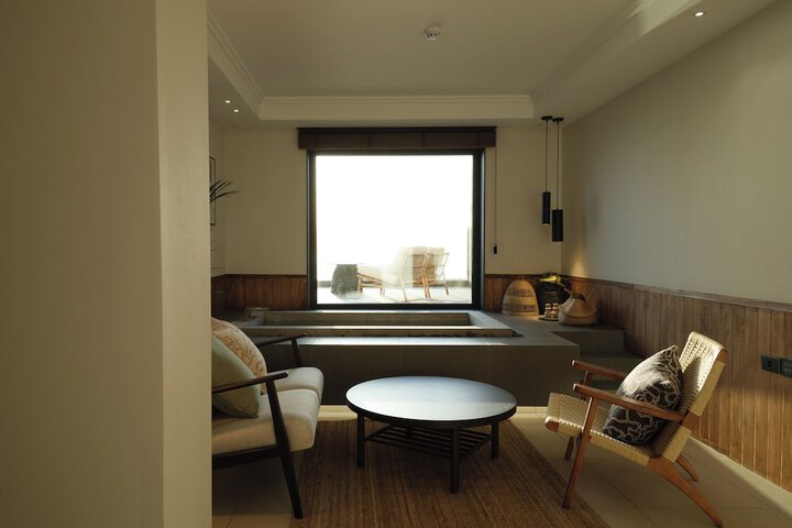 Room 27 of 56
