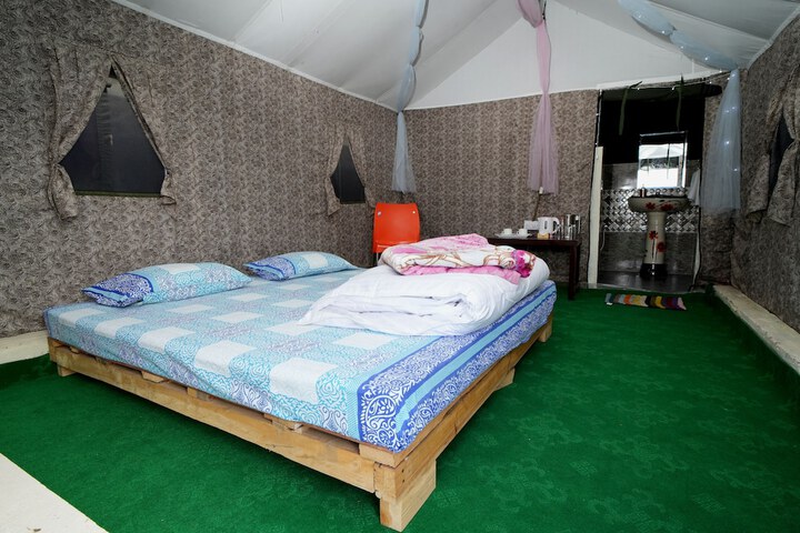 Room 3 of 20