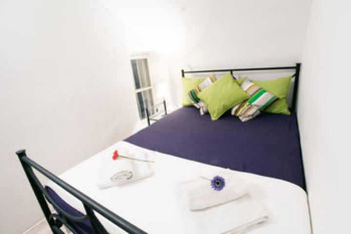 Room 11 of 25