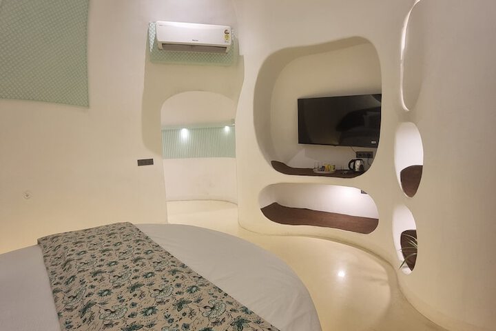 Room 6 of 95