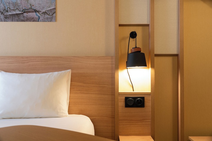 Room 2 of 39