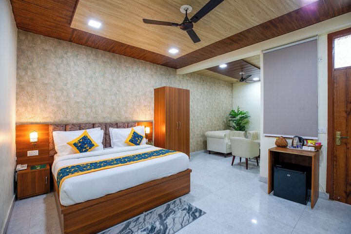 Room 9 of 28