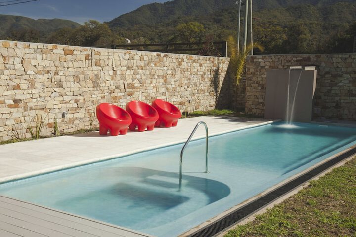Pool 14 of 31