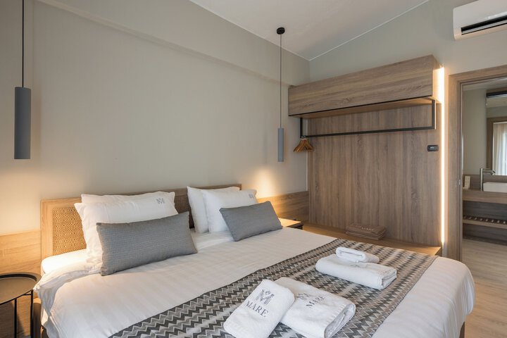 Room 52 of 152