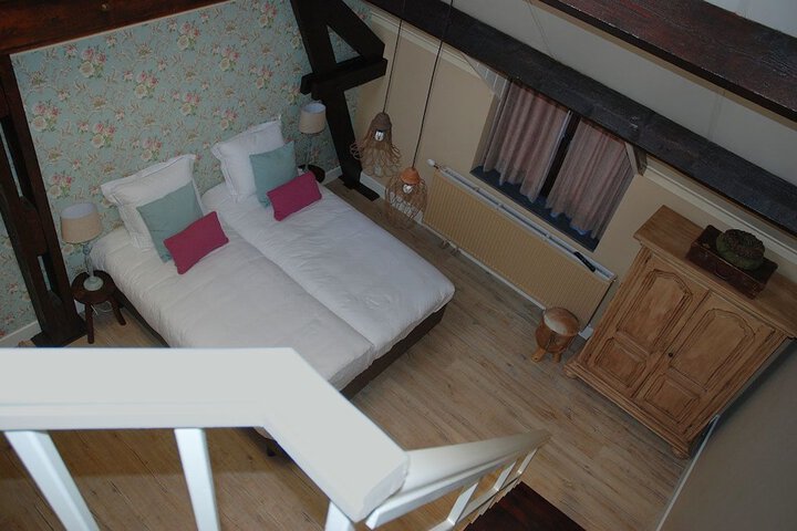 Room 12 of 24