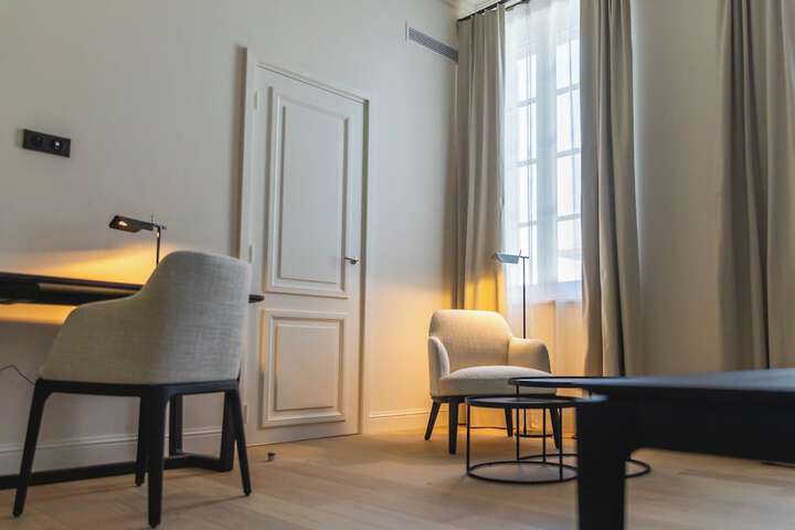 Room 13 of 49
