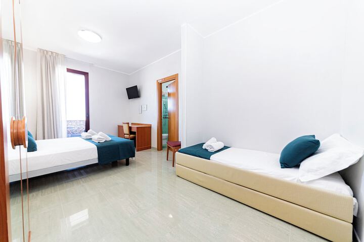 Room 20 of 48
