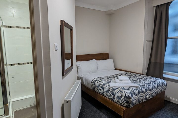 Room 27 of 62