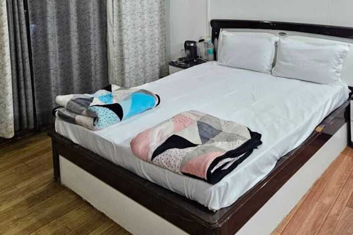Room 10 of 43