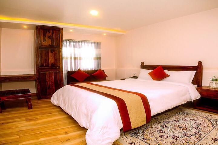 Room 5 of 11