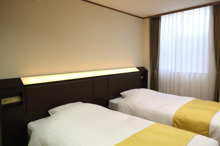 Room 9 of 65